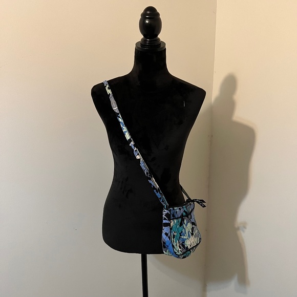 Vera Bradley Handbags - Vera Bradley crossbody bag small used